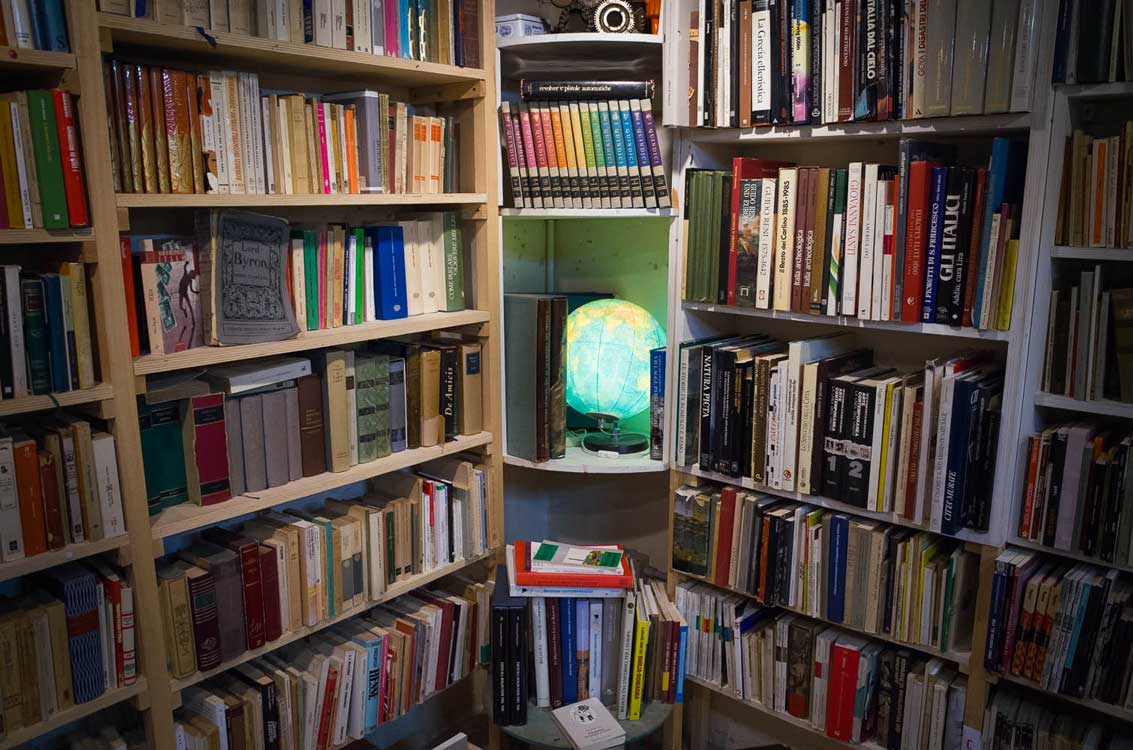 Bologna bookshop - Modo InfoShop