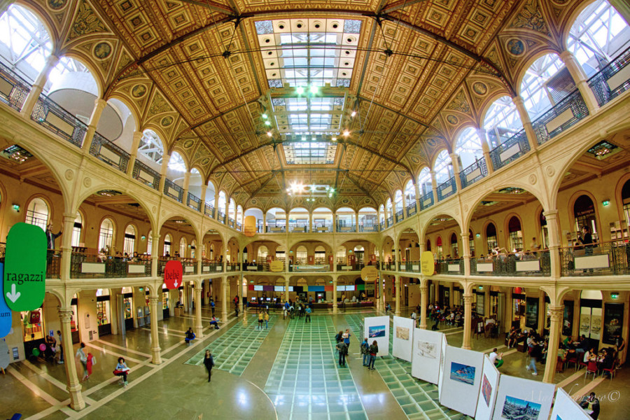 Free activities in Bologna - Sala Borsa Library