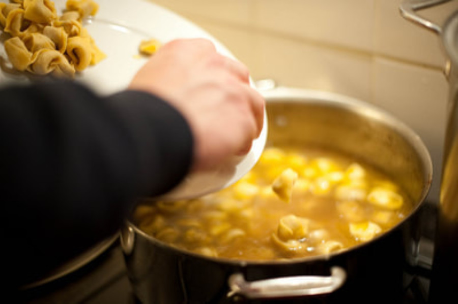 Tortellini cooking