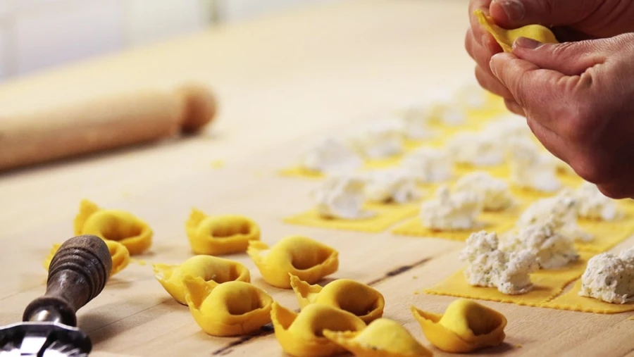 bologna cooking class – making tortellini by hand