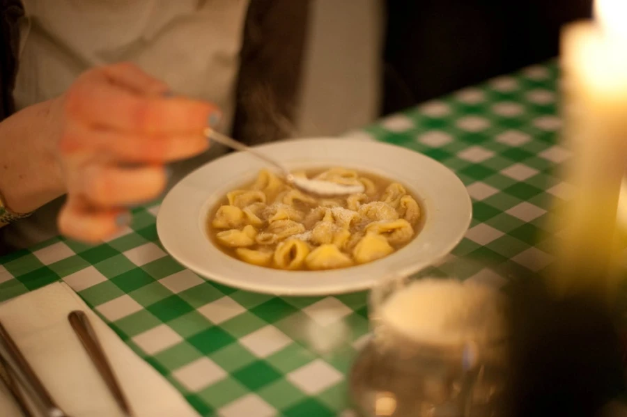 Bologna food: tortellini in brodo