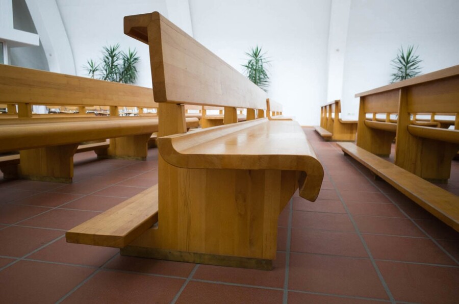 Alvar aalto riola bologna church bench detail