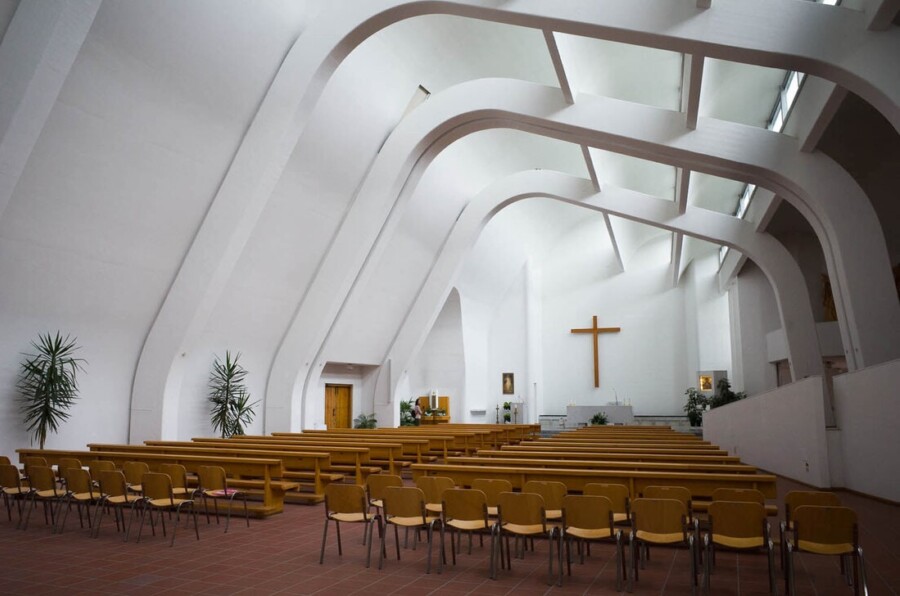 Alvar aalto riola bologna church inside
