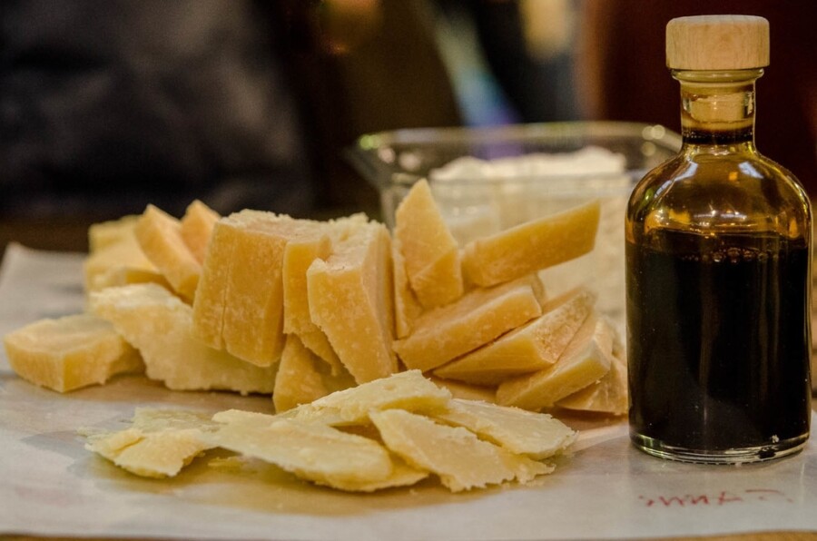 Modena Food Tour - Parmigiano reggiano tasting
