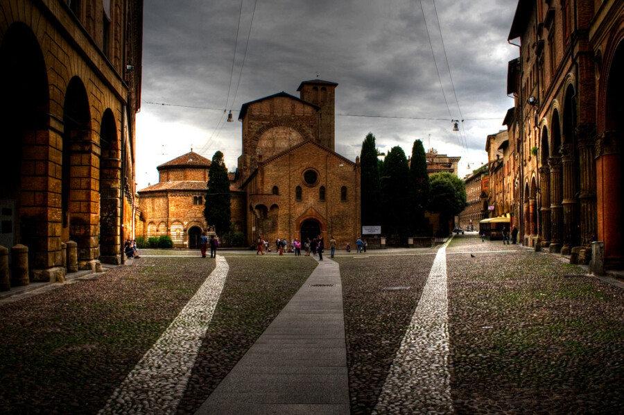 Santo stefano Basilica bologna with the rain