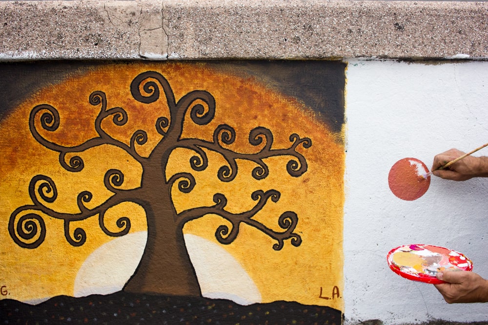 Bologna street art at Ponte Stalingrado - Painter