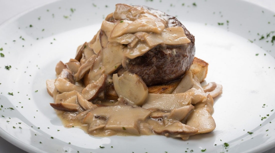 Dozza La Scuderia restaurant - Tenderloin with porcini mushrooms