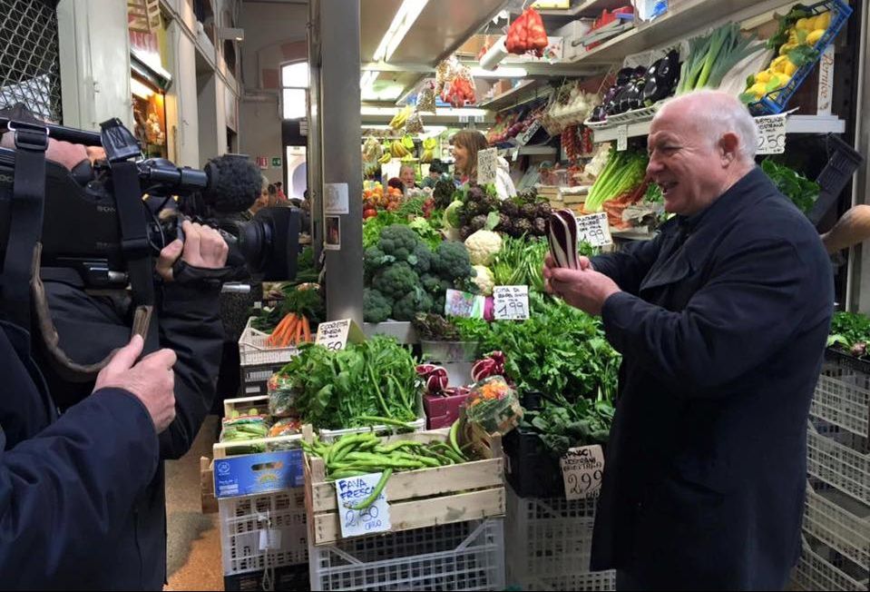 Rick Stein in Bologna - Rick at Mercato delle Erbe