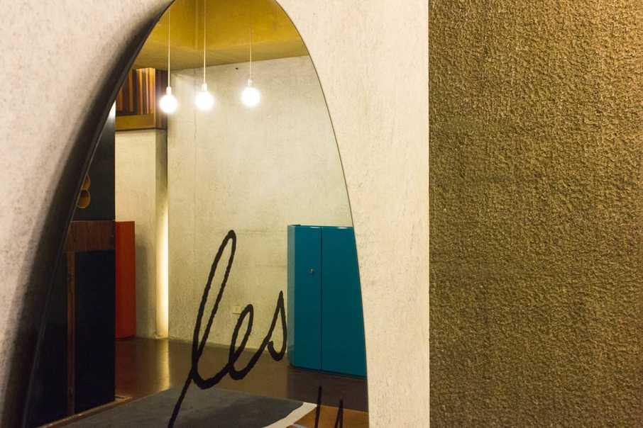 Gavina shop by Carlo Scarpa, Bologna - Mirror