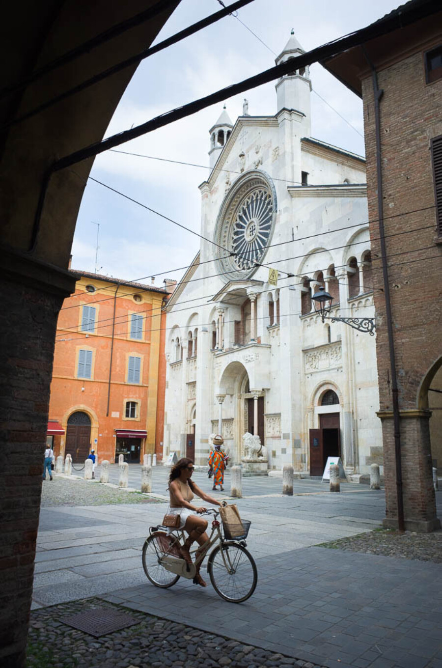 modena day trip from bologna