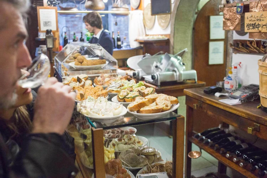 Cicchetti in Venice at All arco