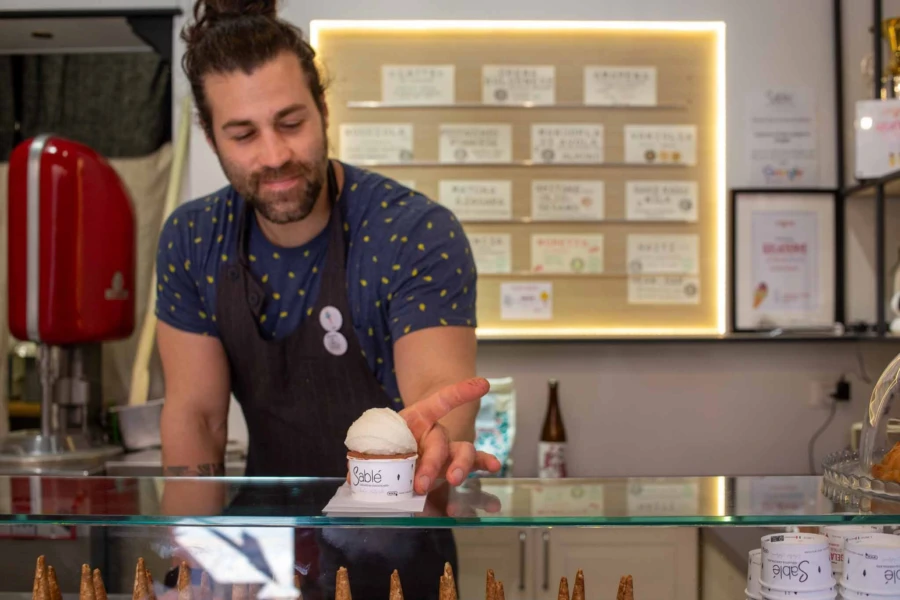 sablé gelato shop on via dei mille, seasonal flavors in small batches