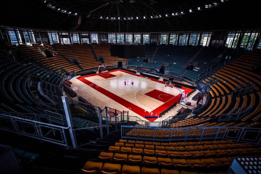 Paladozza hall — Basketball in Bologna