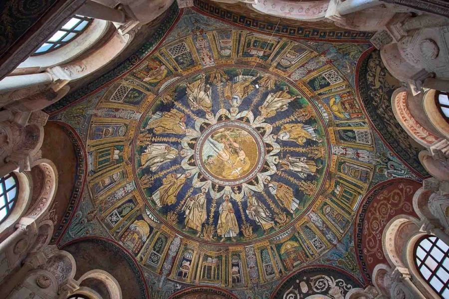 Ravenna mosaics – golden Byzantine interiors
