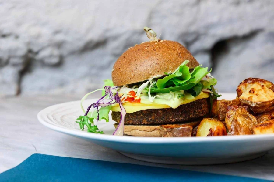 Vegan Bologna burger