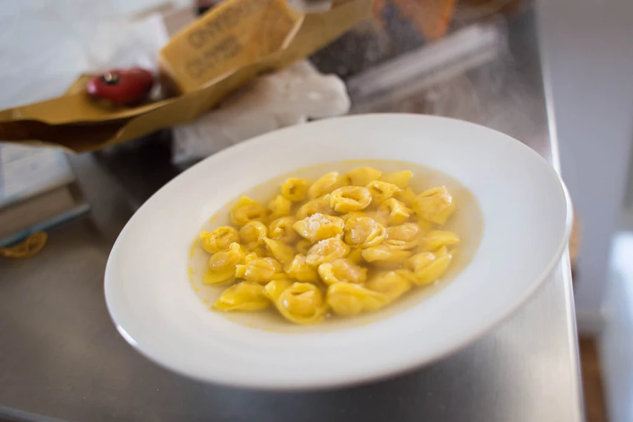 Tortellini in brodo