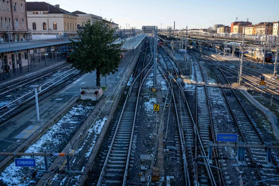 Bologna Centrale from Ponte Matteotti