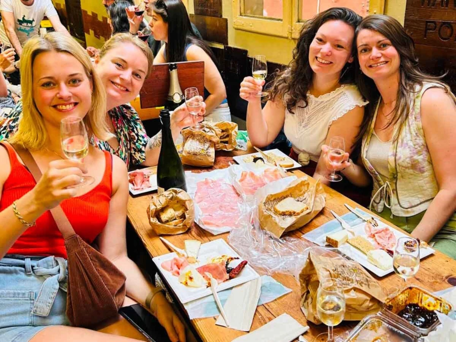 Friends Osteria Bologna tour