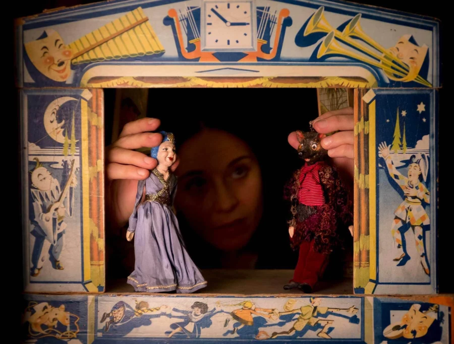 Bologna attractions for kids: puppet theatre Burattinificio Mangiafoco