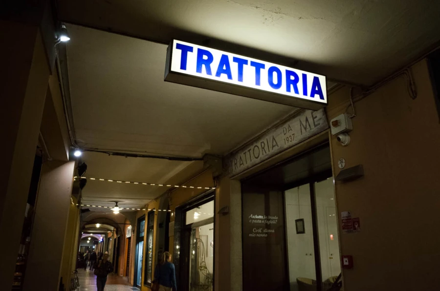Trattoria Da Me Bologna - Sign outside