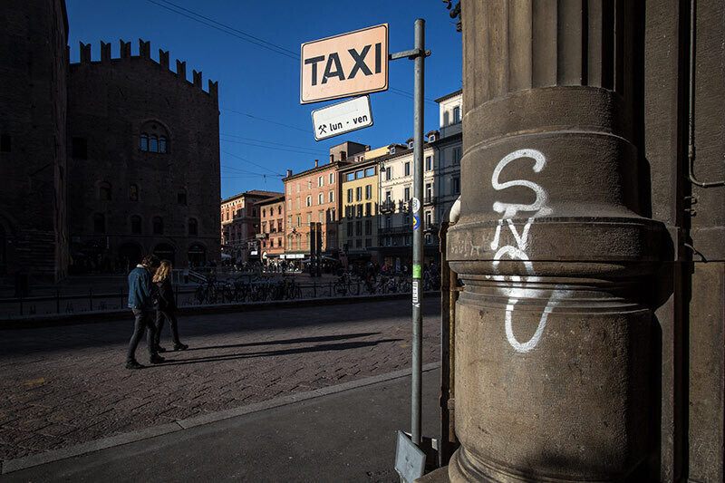 Bologna airport shuttle taxi