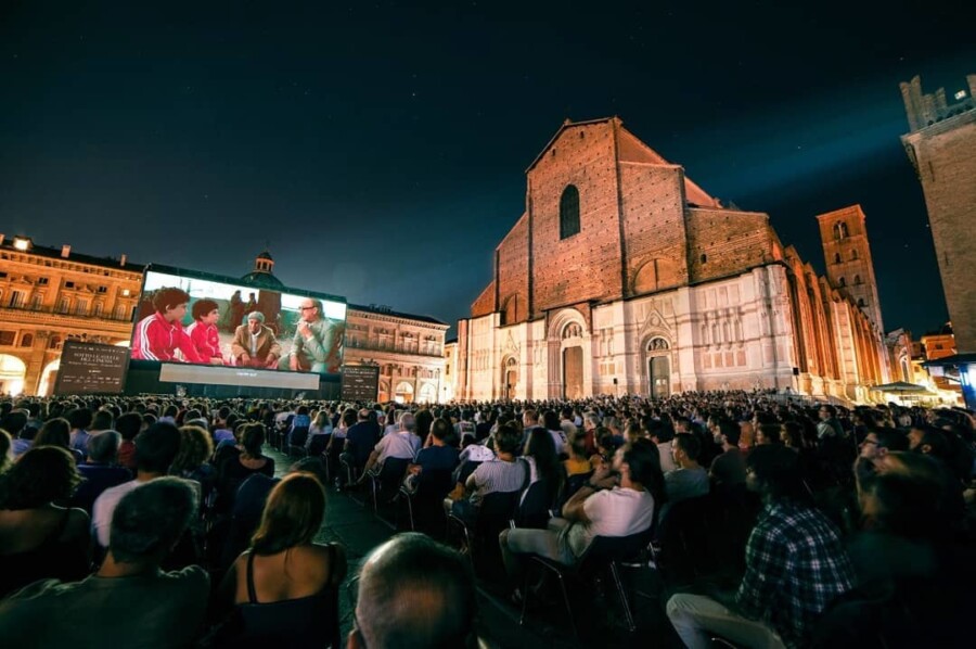 Bologna free activity cinema piazza